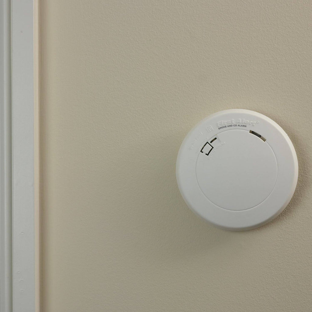 10-Year Combination Carbon Monoxide and Photoelectric Smoke Alarm D92752