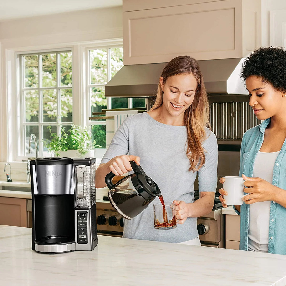 Programmable Coffee Maker with 12 Cup Glass Carafe L69144