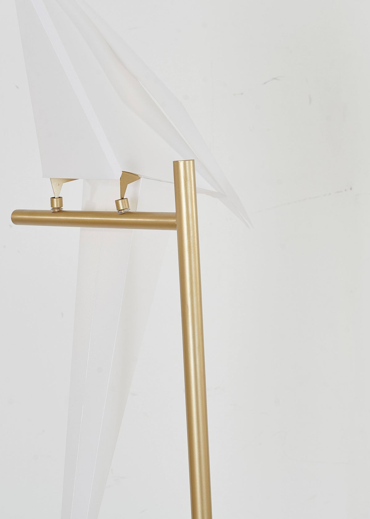 Gold Carbon Steel LED Bird Table Lamp E869