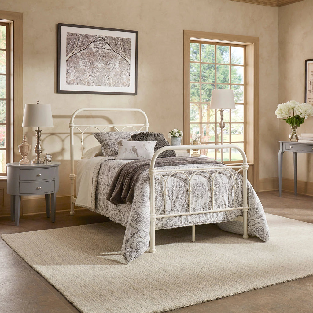 White Classic Metal Twin Bed O96177