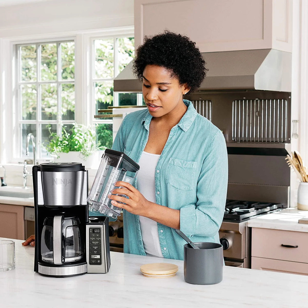 Programmable Coffee Maker with 12 Cup Glass Carafe L69144