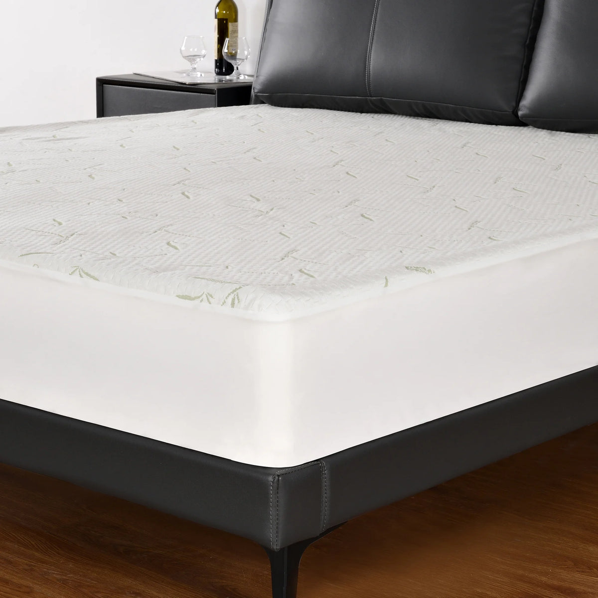 Twin Size Waterproof Bamboo Mattress Protector with Cooling Fabric G3517