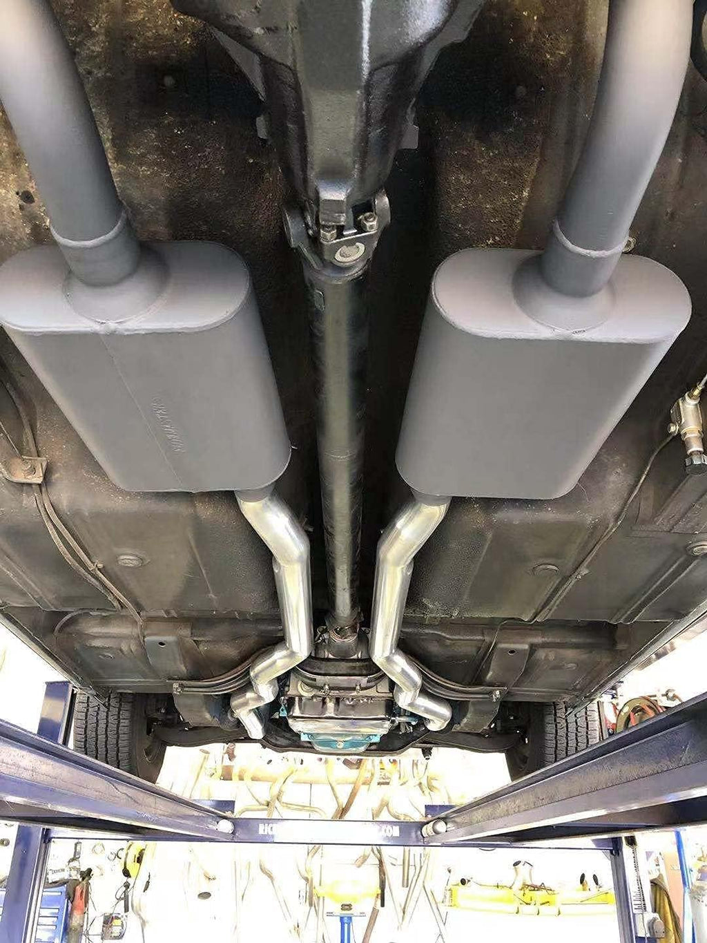 Dual Chamber 3 inch inlet/3 inch outlet Performance Automotive Muffler Exhaust Pack of 2 L864