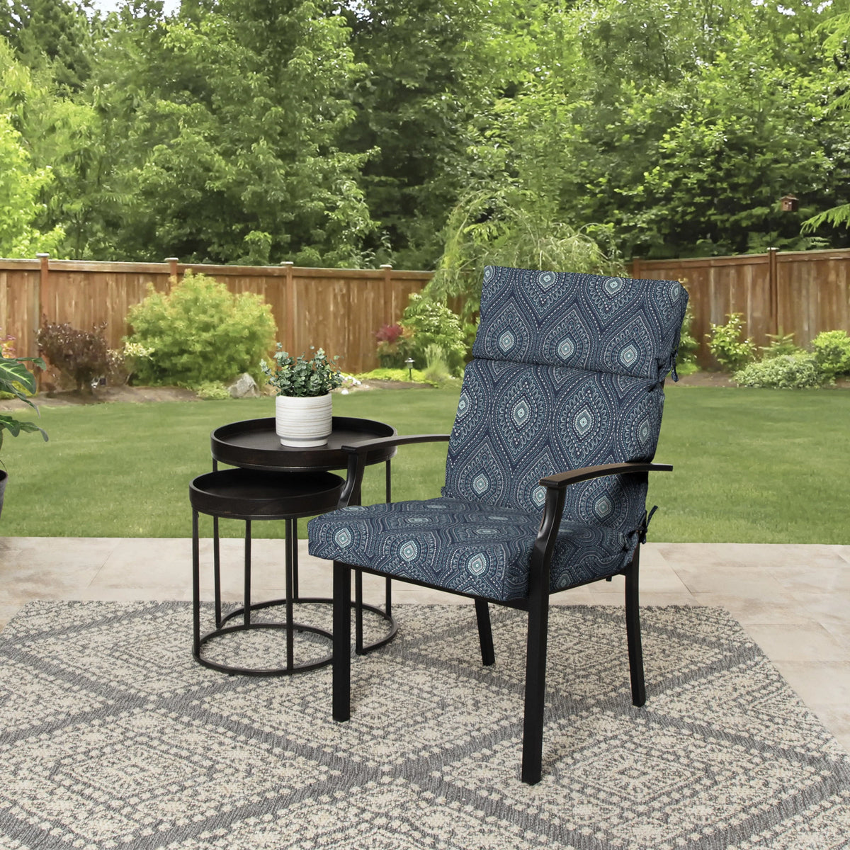 Red Medallion Outdoor Chair Cushion C861