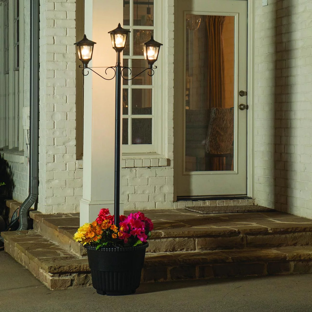Black Triple Head Solar Lamp and Post Set with Round Planter B712
